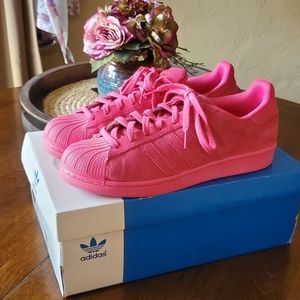 ***SOLD***🔥 Hot Pink Adidas Sneakers